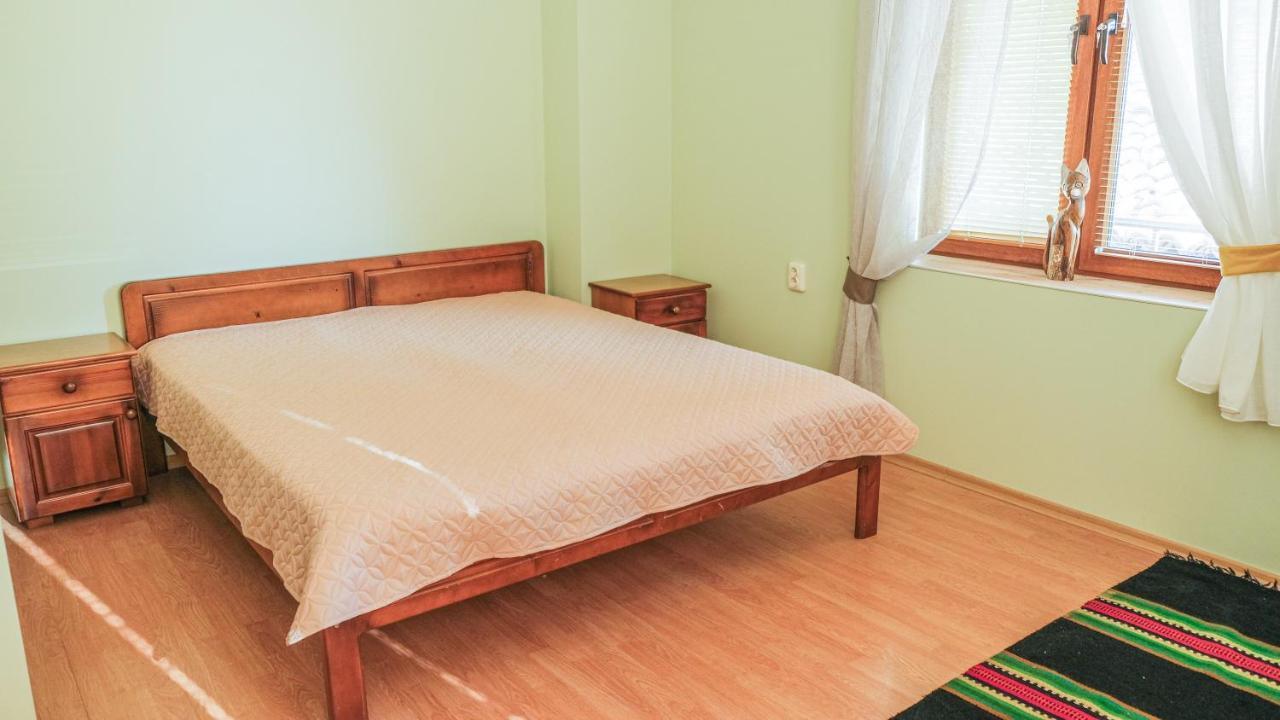 The Sunny Guest House Of Veliko Tarnovo-Amazing View, Top Location Exterior photo